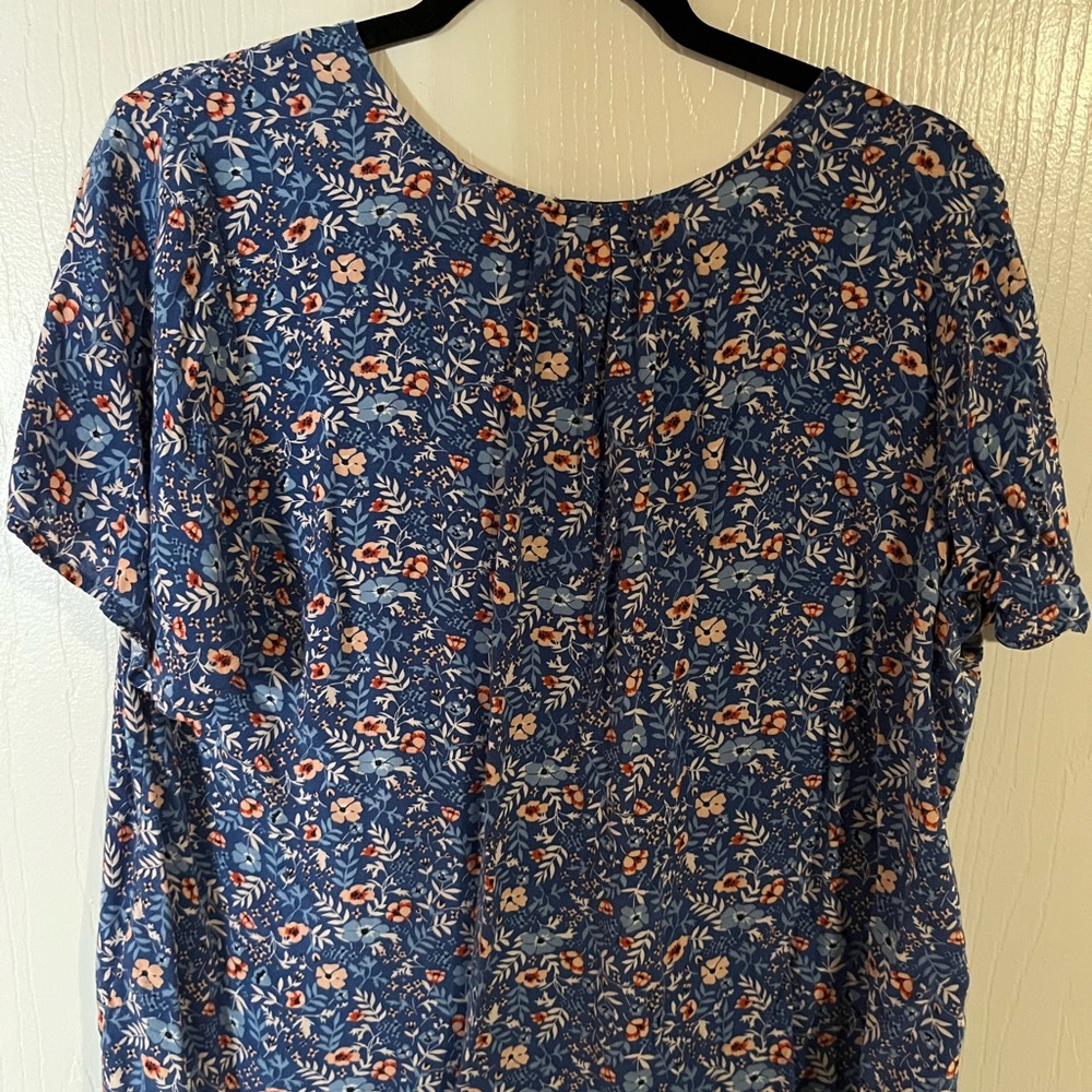 W5 Blue Floral Short Sleeve Top